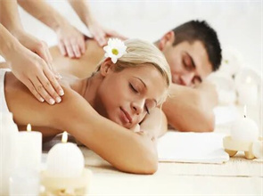 The Benefits of Wearing Gloves for Beauty Therapy and Hairdressing Professionals